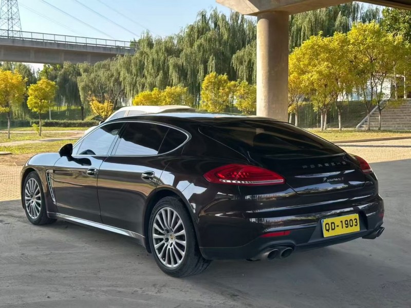 青岛15年保时捷帕拉梅拉7