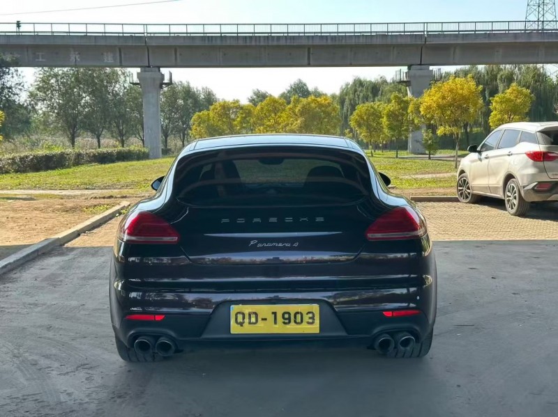 青岛15年保时捷帕拉梅拉9