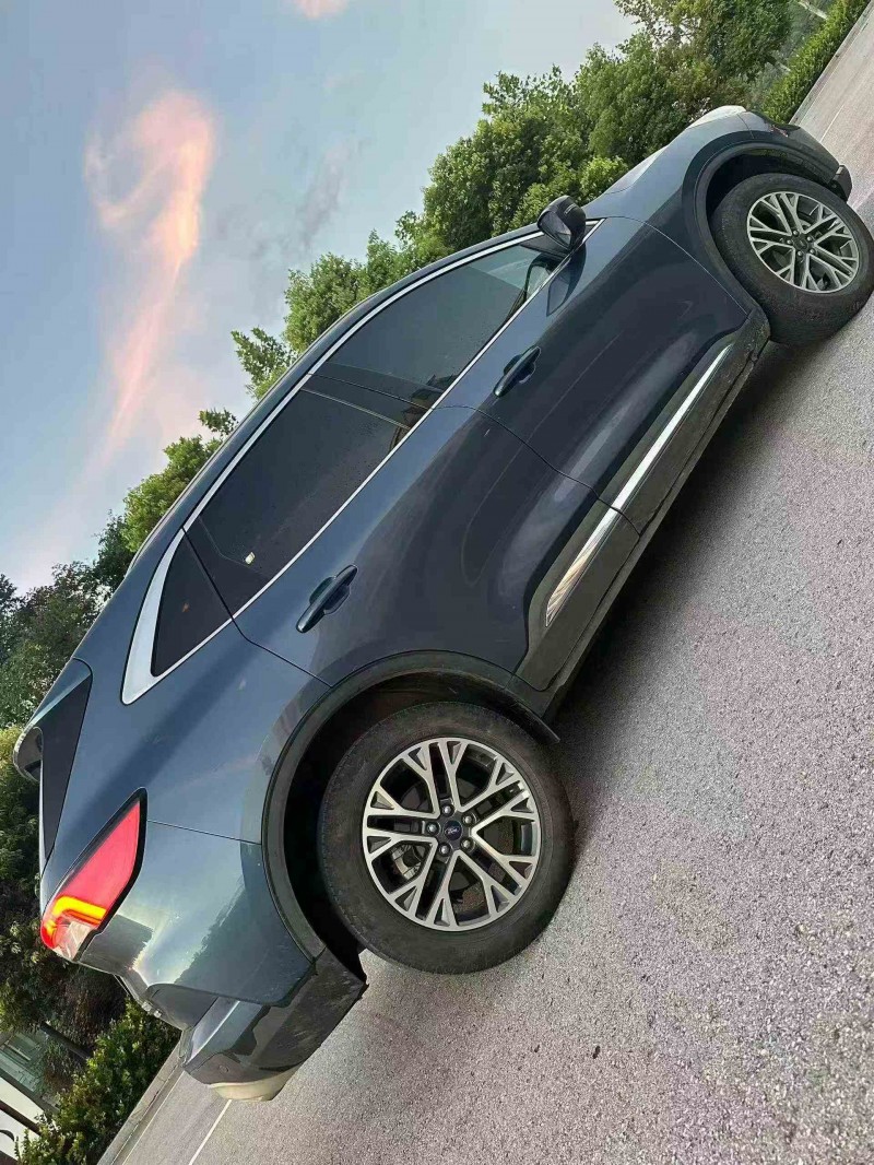 泸州23年福特锐际7