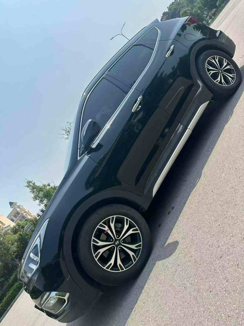 泸州16年现代新胜达3