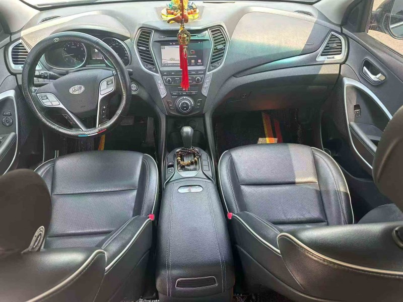 泸州16年现代新胜达4