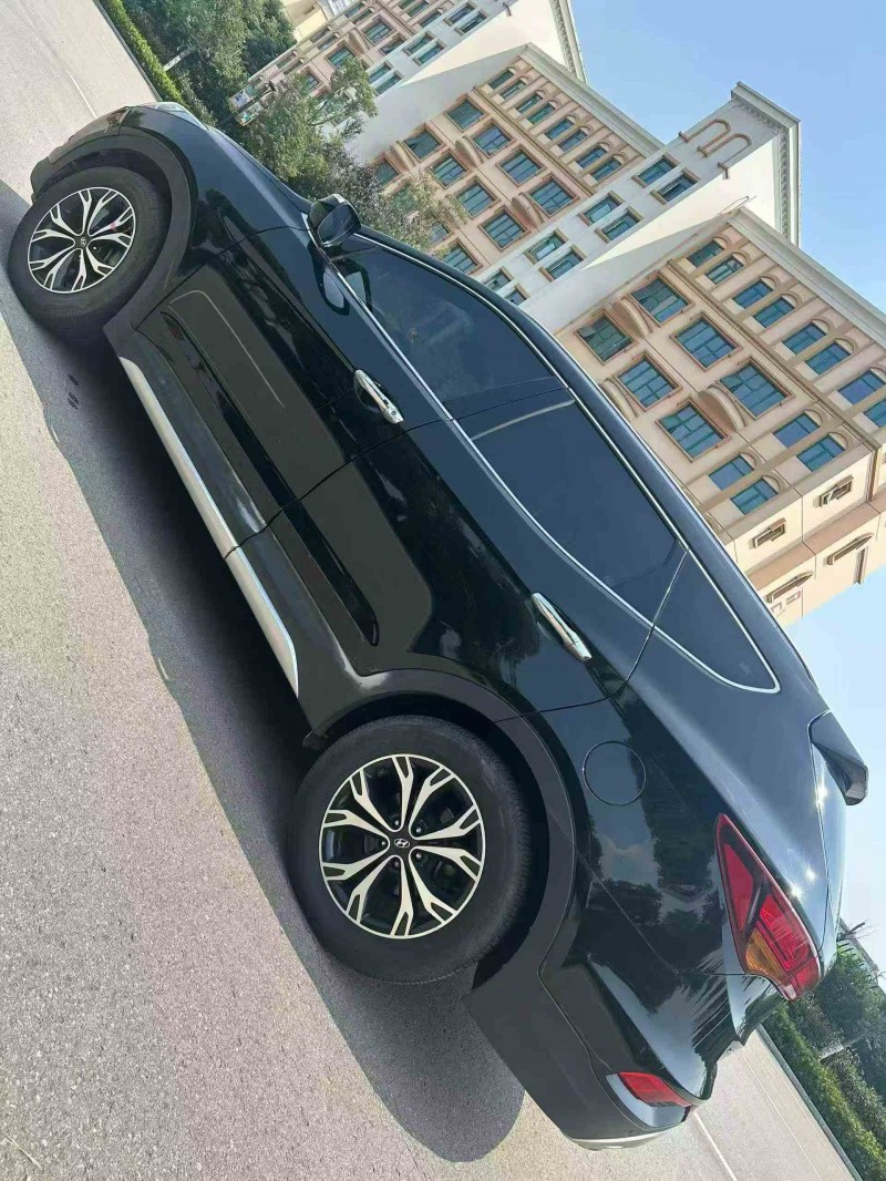 泸州16年现代新胜达8