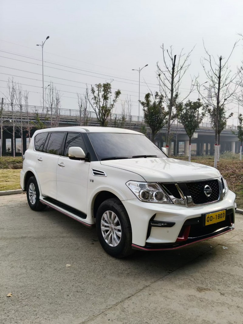 青岛18年日产途乐2