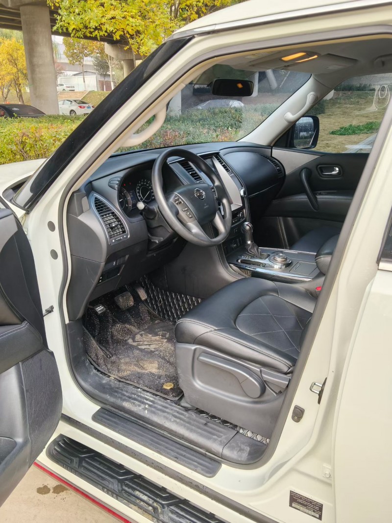 青岛18年日产途乐4