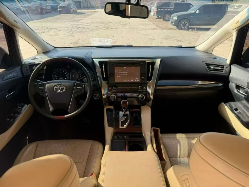 天津17年丰田埃尔法6