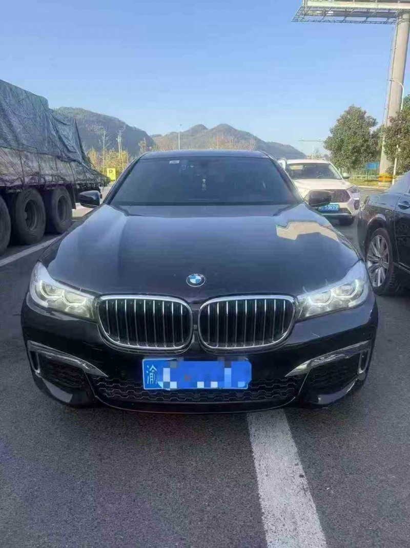 重庆18年宝马7系1