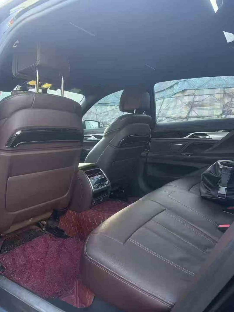 重庆18年宝马7系4