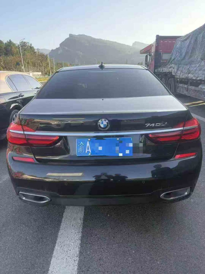 重庆18年宝马7系8