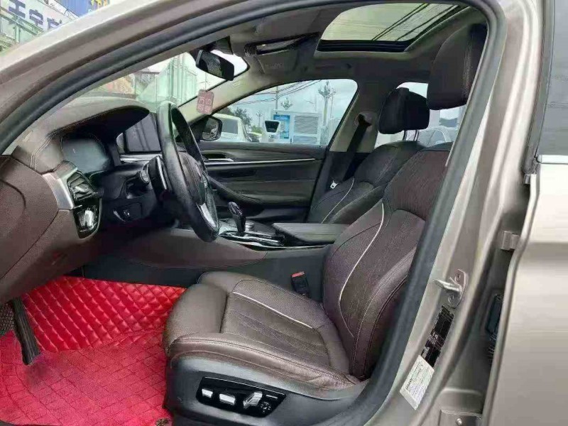 重庆21年宝马5系5