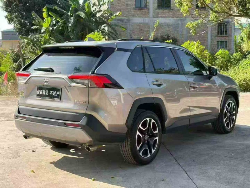 阳江23年丰田RAV4荣放7