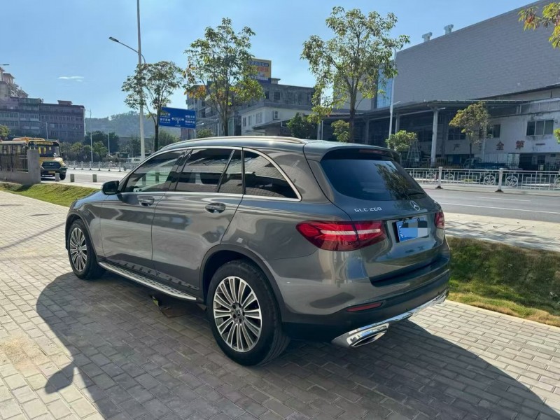 广州17年奔驰GLC7