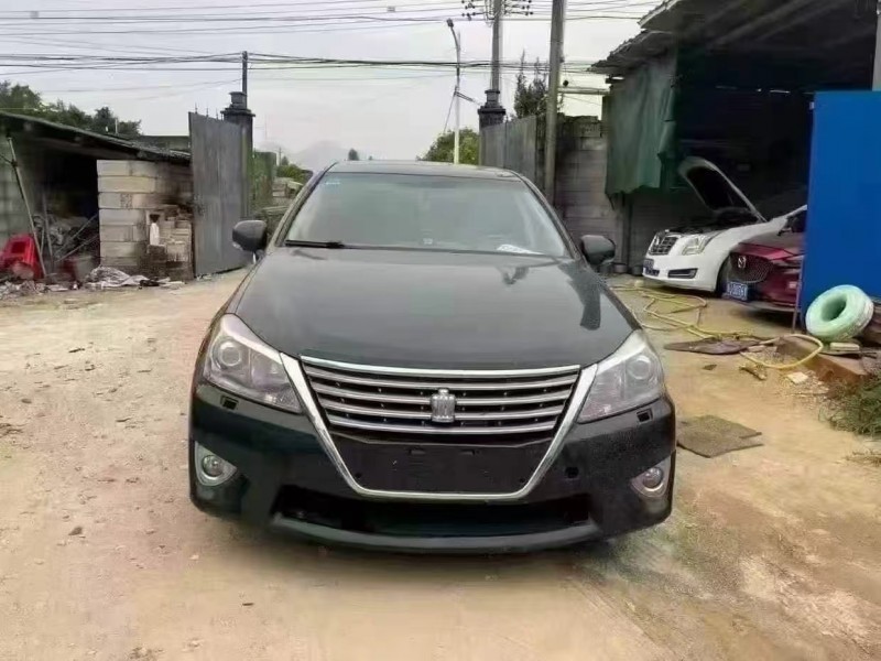 广州13年丰田皇冠1