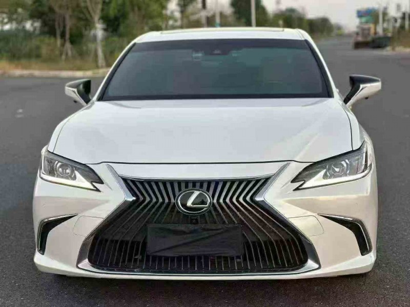 珠海20年雷克萨斯ES1