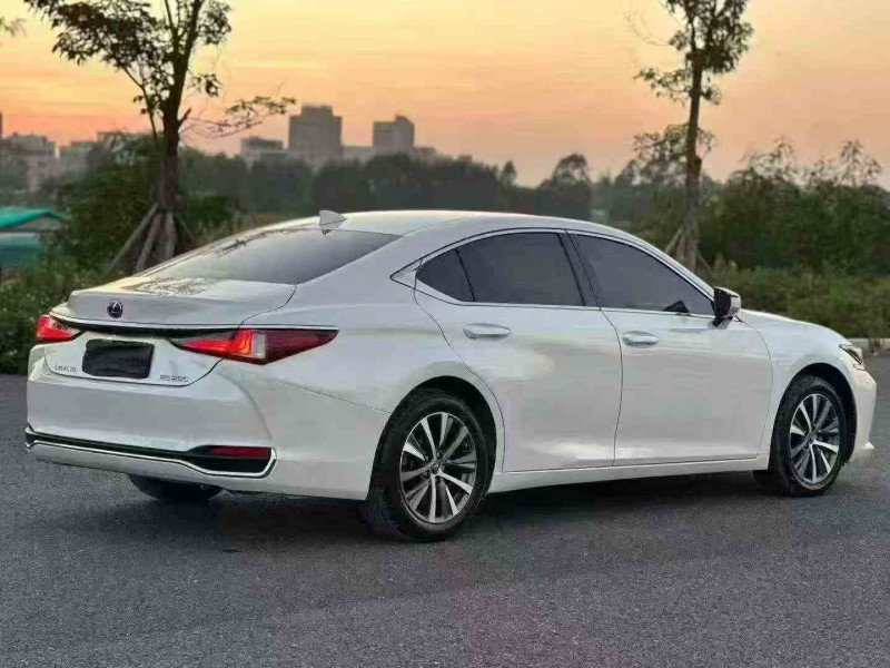 珠海20年雷克萨斯ES6