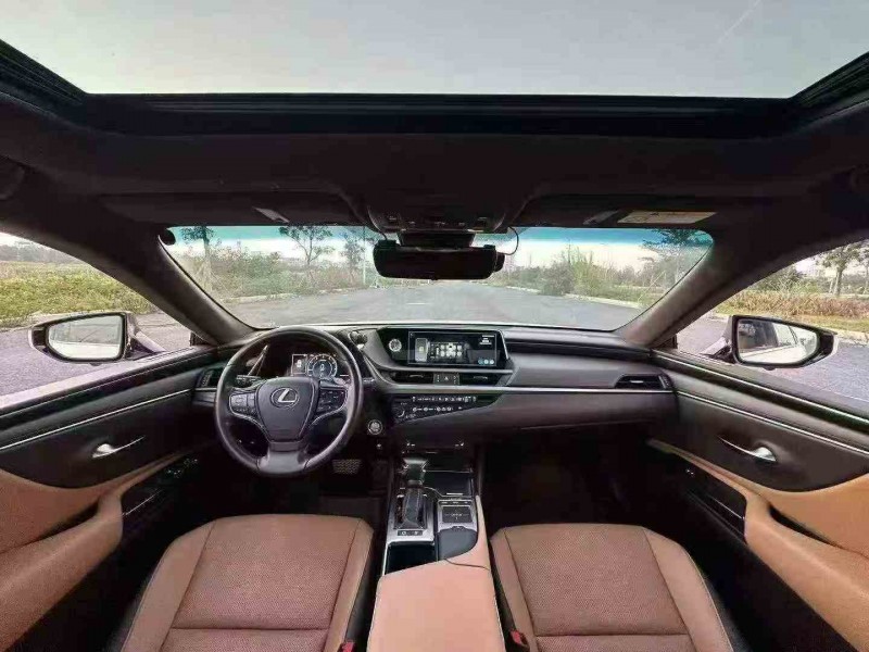 珠海20年雷克萨斯ES9