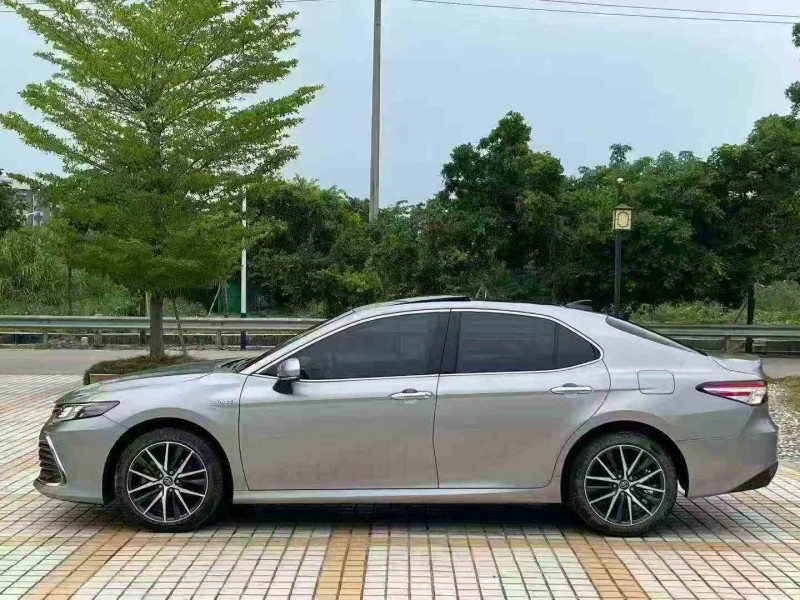 广州23年丰田凯美瑞3