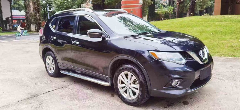 泸州16年日产奇骏2