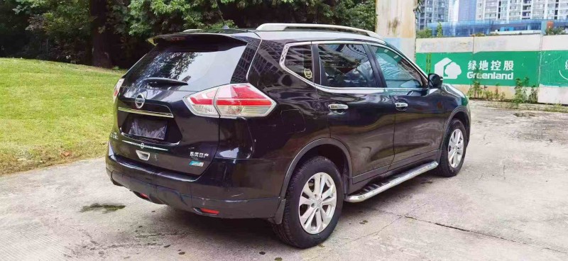 泸州16年日产奇骏8