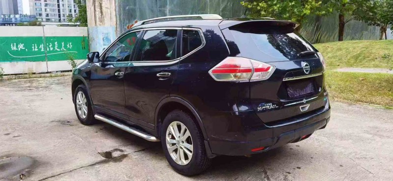 泸州16年日产奇骏9