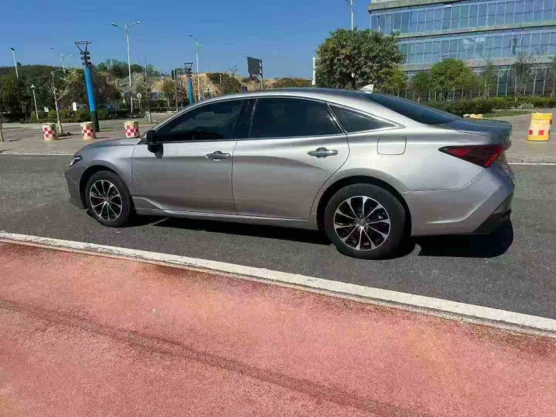 北海22年丰田亚洲龙8