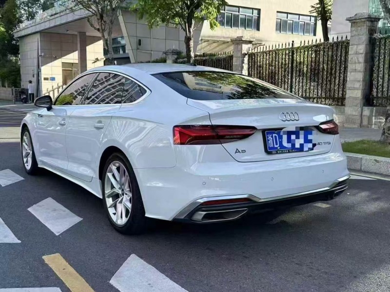 深圳22年奥迪A57