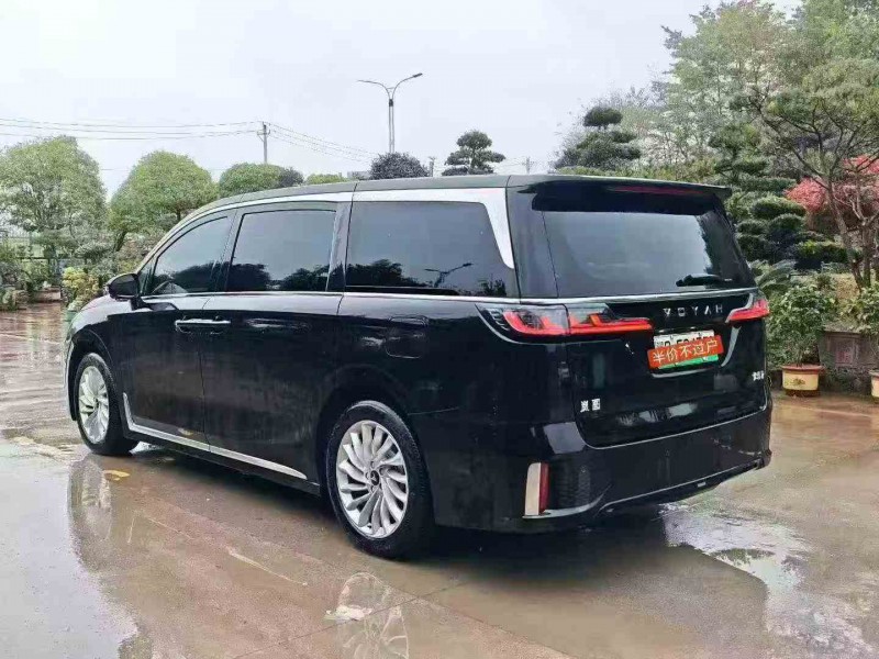 重庆24年岚图汽车梦想家8