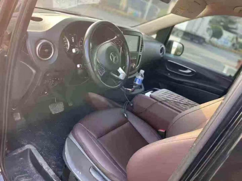 重庆19年奔驰威霆4