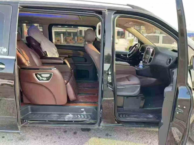 重庆19年奔驰威霆5