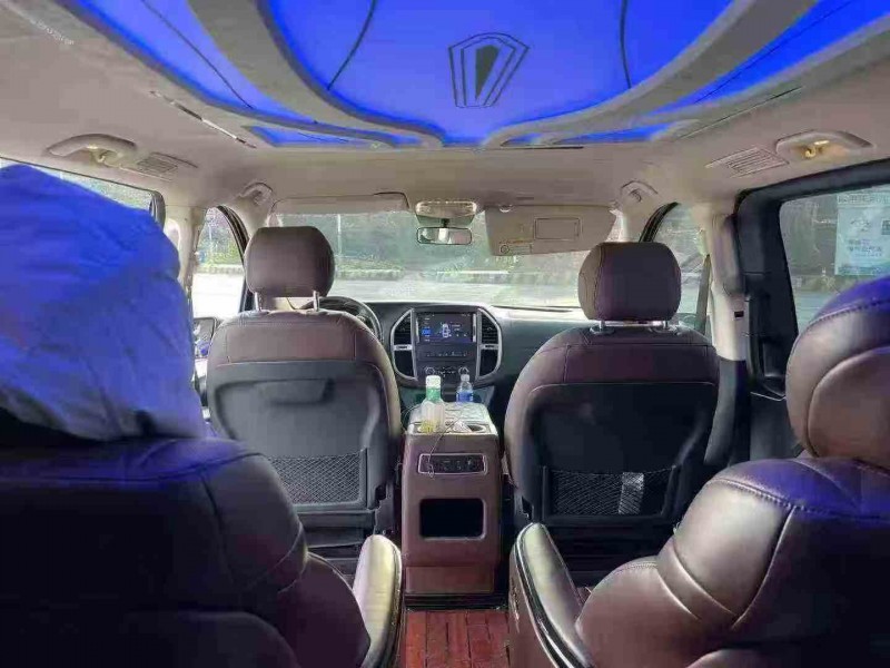 重庆19年奔驰威霆6