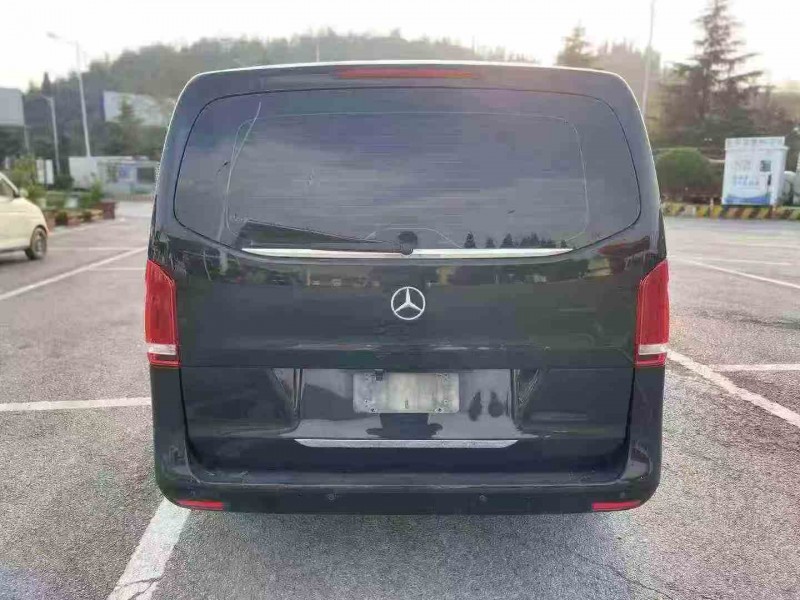 重庆19年奔驰威霆9