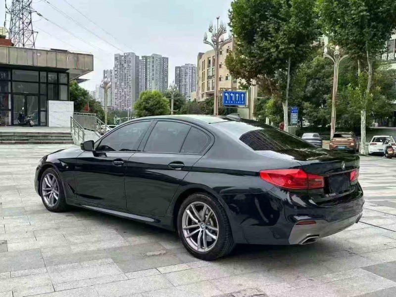 重庆20年宝马5系7