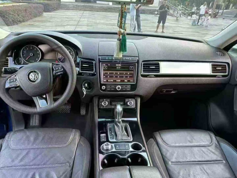 重庆16年大众途锐4