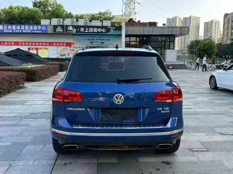 重庆16年大众途锐9