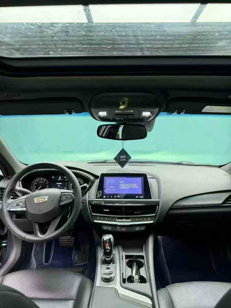 泸州22年凯迪拉克CT55