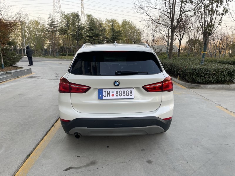 济宁17年宝马X19