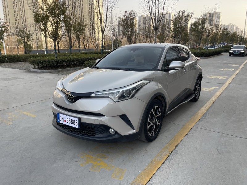 济宁21年丰田CHR3