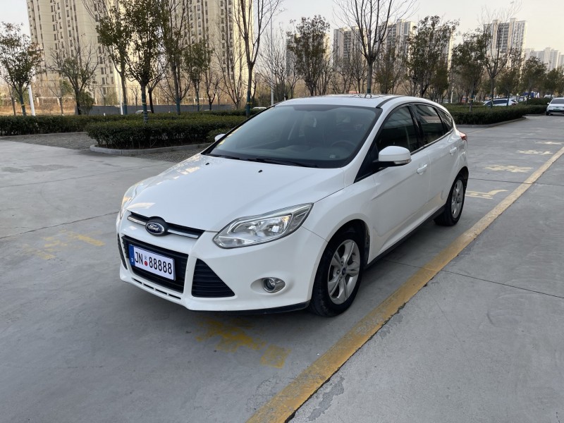 济宁15年福特福克斯3
