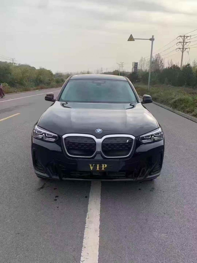 保定24年宝马IX31