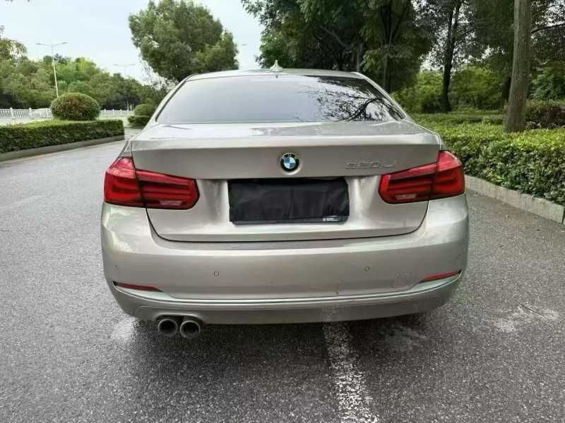 娄底17年宝马3系9