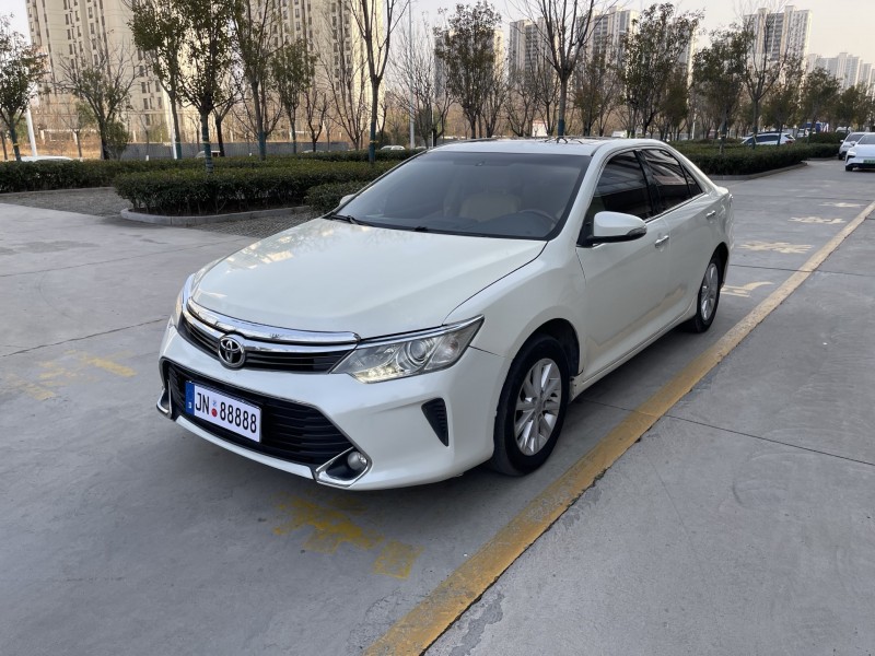 济宁15年丰田凯美瑞3