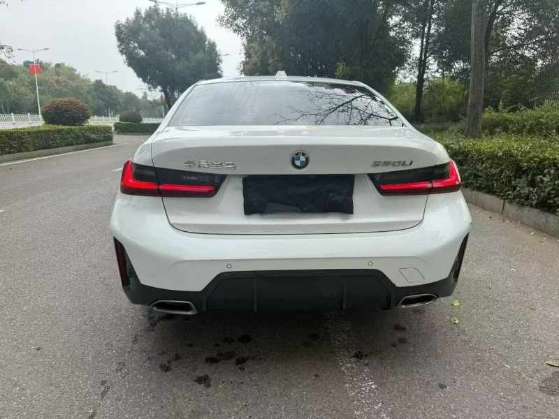 娄底23年宝马3系8