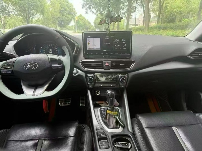 娄底20年现代菲斯塔6