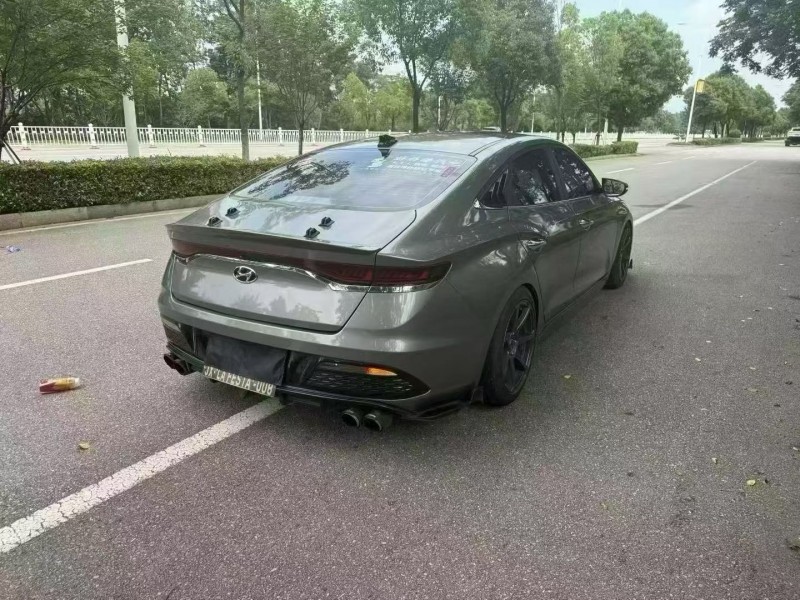 娄底20年现代菲斯塔8