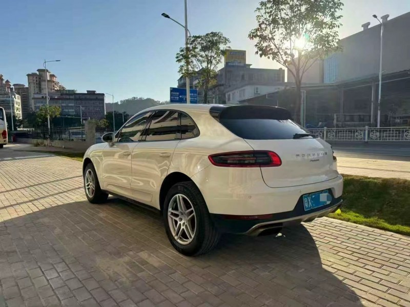 深圳16年保时捷Macan7