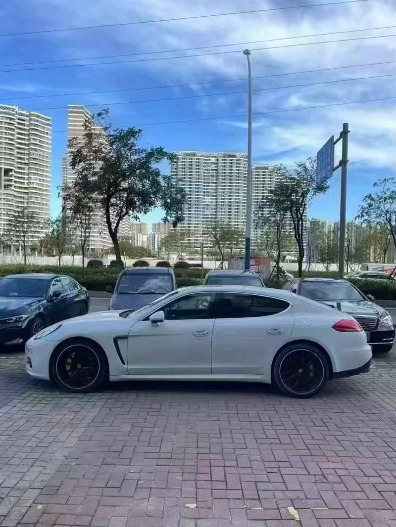 深圳15年保时捷帕拉梅拉2