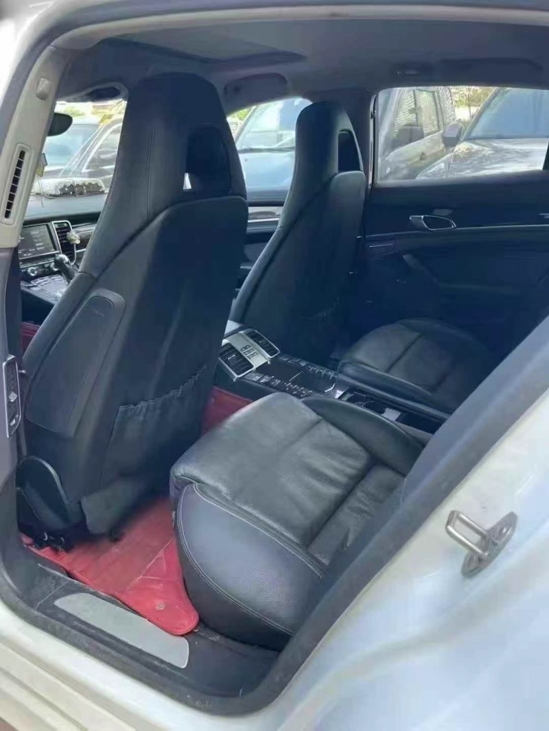 深圳15年保时捷帕拉梅拉4