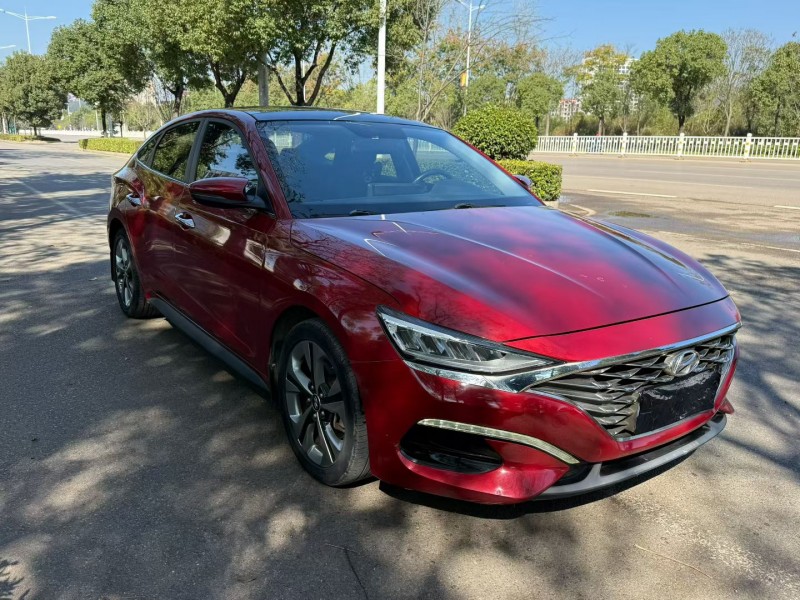 娄底20年现代菲斯塔3