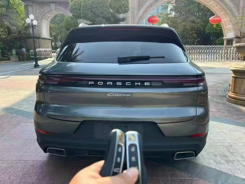 广州24年保时捷卡宴9