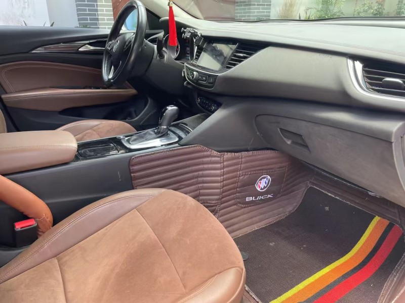 济宁20年别克君威5