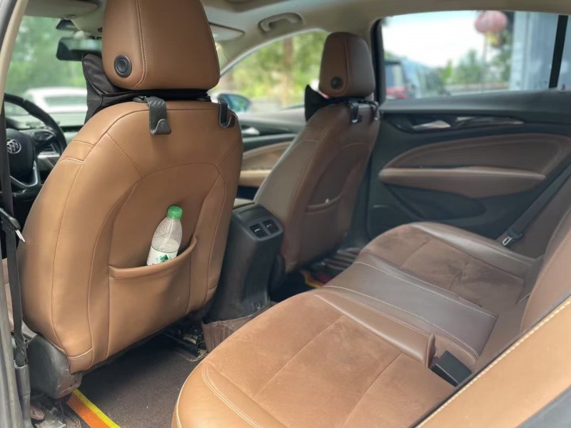 济宁20年别克君威6